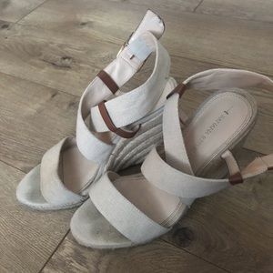 Banana Republic Platform